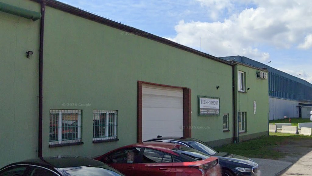 Hala produkcyjna Techformont, brama